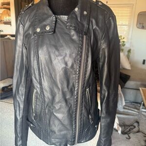 Elegant Black Faux Leather Jacket for Women
